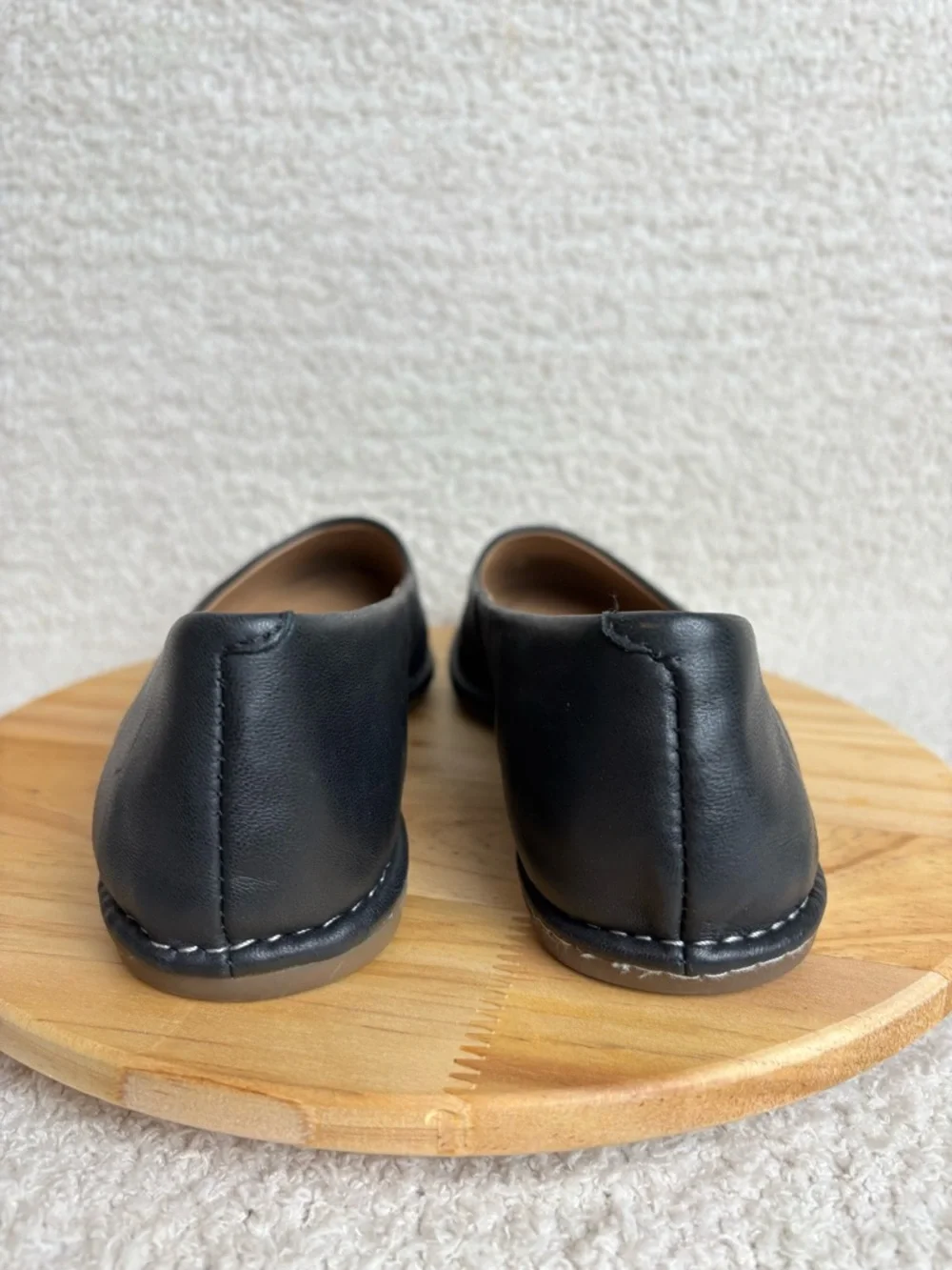 Adam Tucker Shoes Womens 7.5M Darby Slip On Leather Padded Minimalist in Black